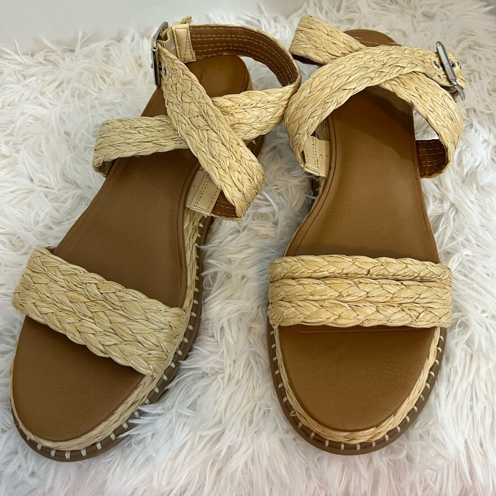 Universal Threads Kayla Wedge Heel Memory Foam In… - image 2